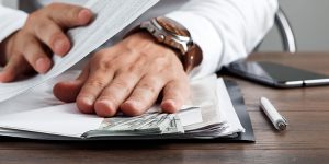 Dinero en metalico en casos de corrupcion